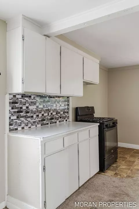 Kitchen - 215 2nd Ave, Big Rapids, MI 49307 photo 3 of 8