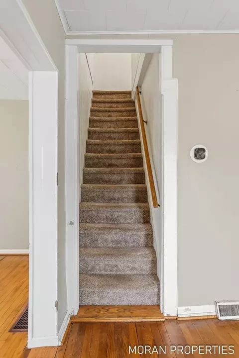 Entry Way - 215 2nd Ave, Big Rapids, MI 49307 photo 2 of 4
