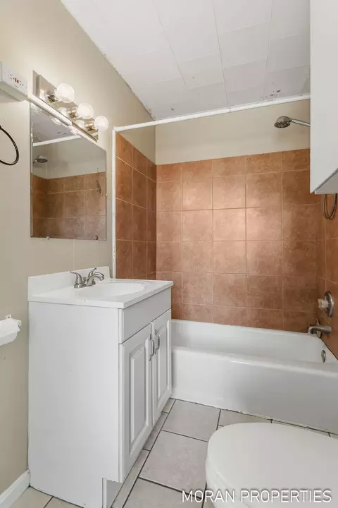 Bath - 215 2nd Ave, Big Rapids, MI 49307 photo 3 of 4
