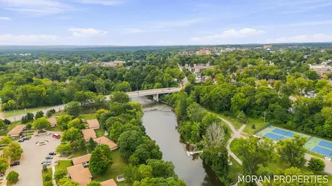 View/Area - 215 2nd Ave, Big Rapids, MI 49307 photo 6 of 10