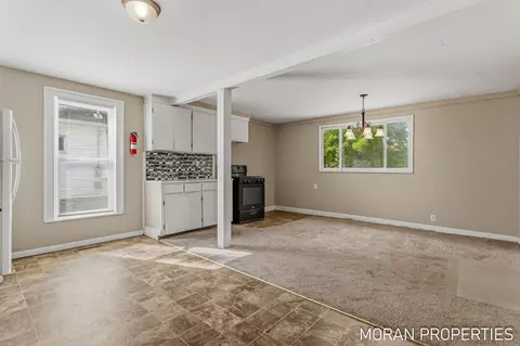 Living - 215 2nd Ave, Big Rapids, MI 49307 photo 11 of 12