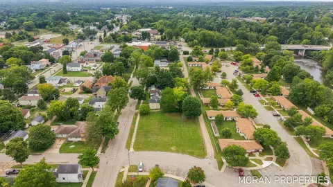 View/Area - 215 2nd Ave, Big Rapids, MI 49307 photo 3 of 10