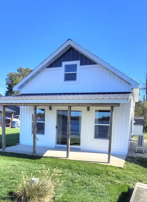 309 Michigan Ave, Vestaburg, MI 48891