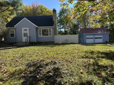 1205 Duck Lake Rd, Muskegon, MI 49445