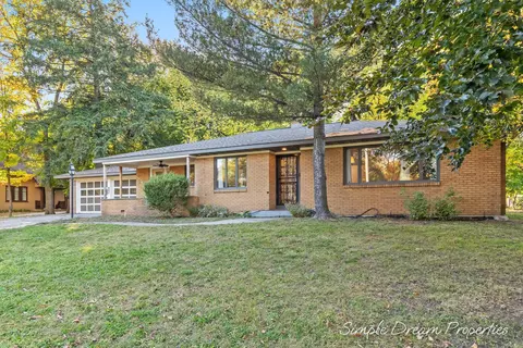 2005 Jefferson Dr SE, Grand Rapids, MI 49507