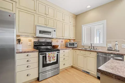 Kitchen - 6363 Alger St, Allendale, MI 49401 photo 3 of 5