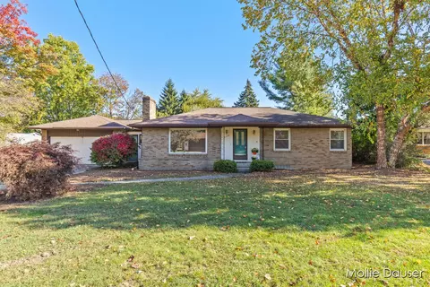 5756 Ellora Ct, Kentwood, MI 49508