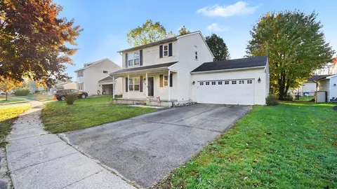 814 Cricket Xing, Pinckney, MI 48169