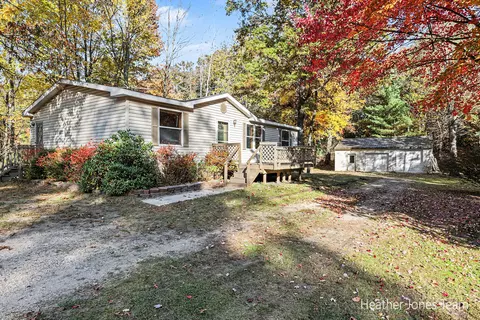 12220 Podunk Rd NE, Greenville, MI 48838