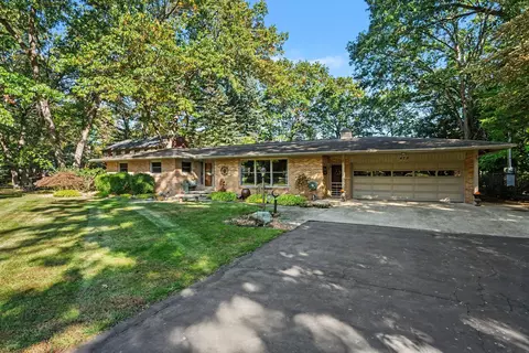 472 Lake Dr, Allegan, MI 49010