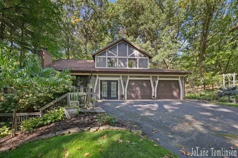 3525 Wild Rose Ln NE, Grand Rapids, MI 49525