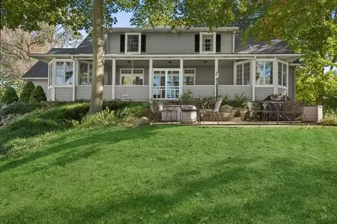 1390 Summerwood Dr, South Haven, MI 49090