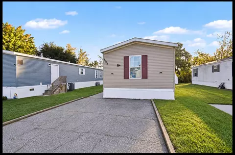 6108 Skipton Dr SW, Grand Rapids, MI 49548
