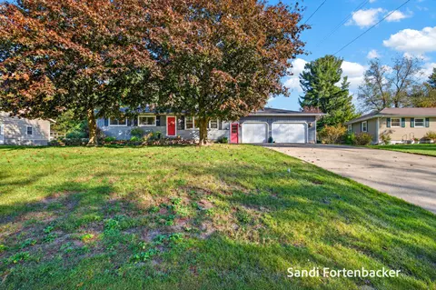 5122 Melmax St, Norton Shores, MI 49441