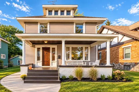1217 Sigsbee St SE, Grand Rapids, MI 49506