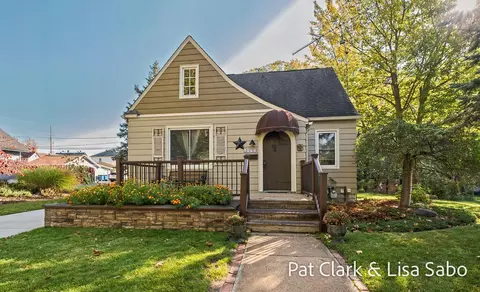 1032 Columbus Ave, Grand Haven, MI 49417