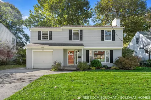 1837 Chamberlain Ave SE, Grand Rapids, MI 49506