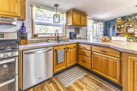 Kitchen - 724 St Helen Rd S, Saint Helen, MI 48656 photo 3 of 4