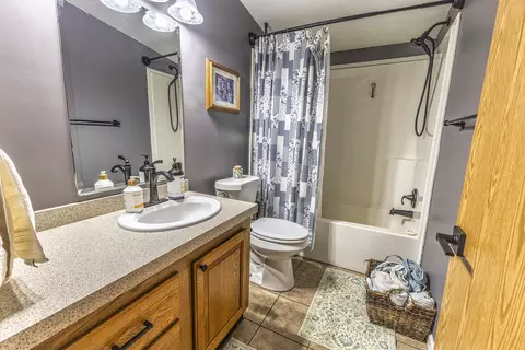 Bath - 724 St Helen Rd S, Saint Helen, MI 48656 photo 2 of 5