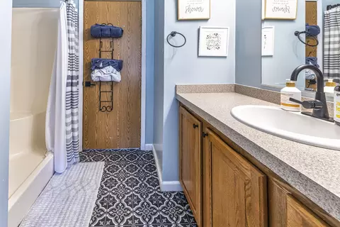 Bath - 724 St Helen Rd S, Saint Helen, MI 48656 photo 4 of 5