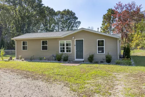 71212 State Line Rd, Edwardsburg, MI 49112