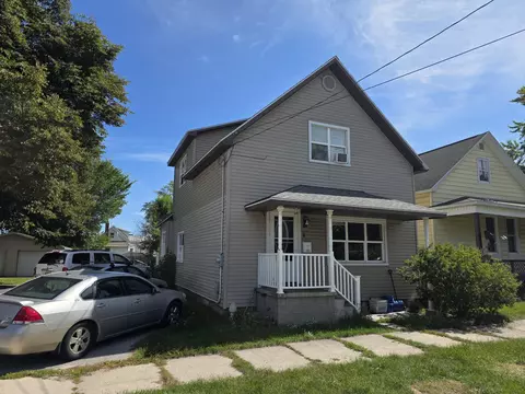 1015 Vine St, Manistee, MI 49660