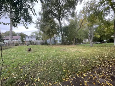 Exterior - 240 Hillside Ave, Jackson, MI 49203 photo 2 of 3