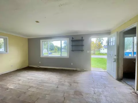 Living - 240 Hillside Ave, Jackson, MI 49203 photo 1 of 1
