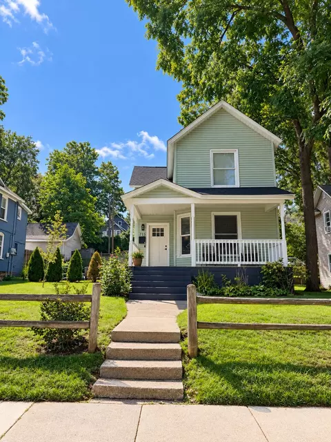 715 Clancy Ave NE, Grand Rapids, MI 49503