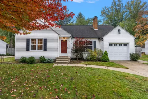 1510 Lancashire Dr SE, Grand Rapids, MI 49508
