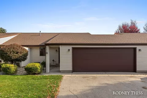 4838 Meadowview Ct, Hudsonville, MI 49426