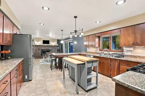 Kitchen - 6374 E Ave, Richland, MI 49083 photo 2 of 4
