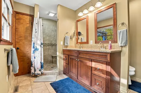 Bath - 6374 E Ave, Richland, MI 49083 photo 2 of 3