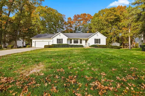 1652 Cornerstone Dr, Muskegon, MI 49445