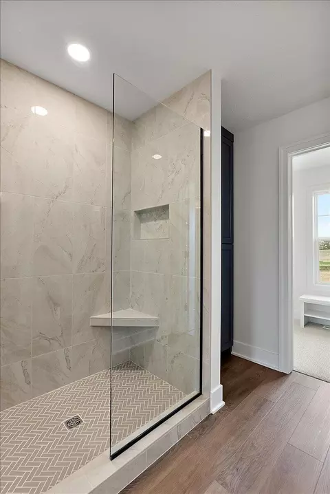 Bath - 3239 144th Ave, Dorr, MI 49323 photo 5 of 7