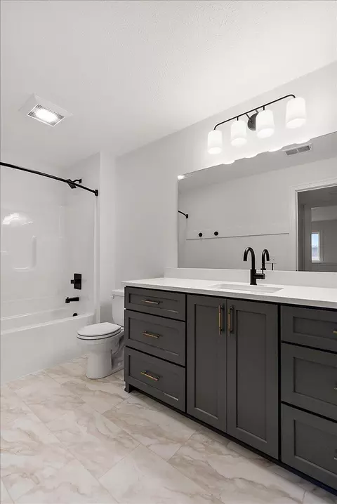 Bath - 3239 144th Ave, Dorr, MI 49323 photo 7 of 7