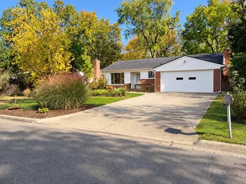 2793 Hawks Rd, Ann Arbor, MI 48108