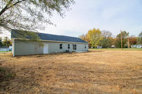 Exterior - 58579 Ash Rd, Three Rivers, MI 49093 photo 5 of 7