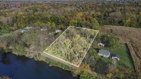 14687 E River Rd, Buchanan, MI 49107 photo 2