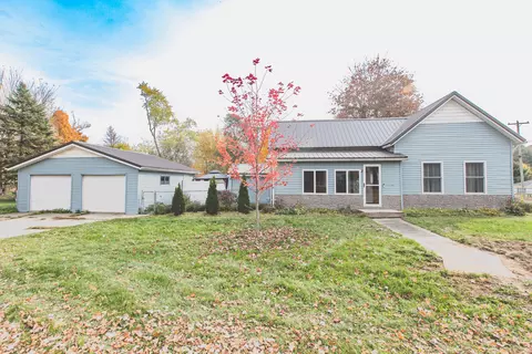 502 E Race St, Leslie, MI 49251