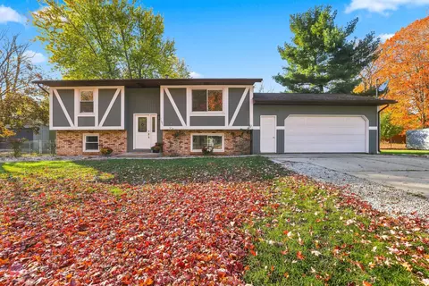 1165 Brownwood Ave NW, Grand Rapids, MI 49504