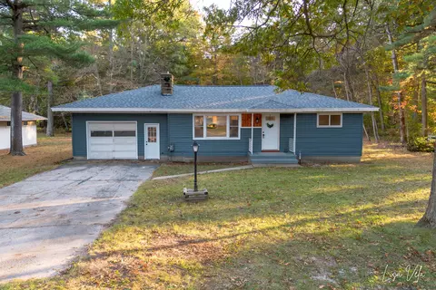 991 Victor Ave, Muskegon, MI 49445