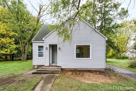 1961 Bundt Dr, Muskegon, MI 49441