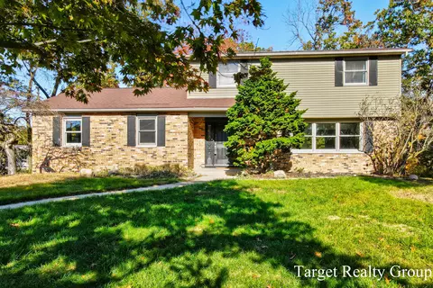 722 Grand Marais Ave, Portage, MI 49024