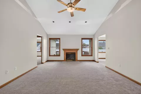 Living - 5036 Marble St, Jackson, MI 49201 photo 2 of 7