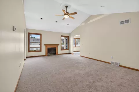Living - 5036 Marble St, Jackson, MI 49201 photo 1 of 7