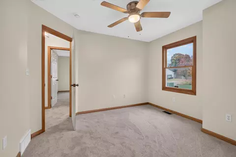 Bedroom - 5036 Marble St, Jackson, MI 49201 photo 6 of 7
