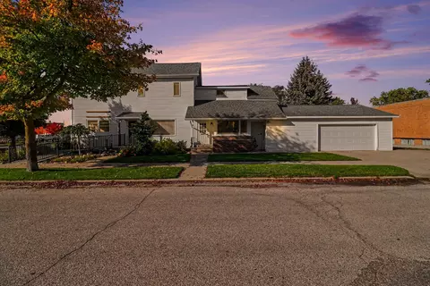 201 N Rowe St, Ludington, MI 49431