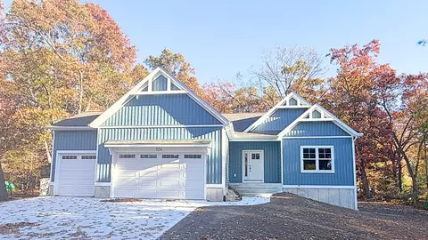 324 Hazelwood Ct, Muskegon, MI 49442