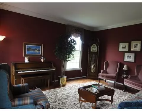 5847 Fox Run Dr, Saline, MI 48176 photo 8